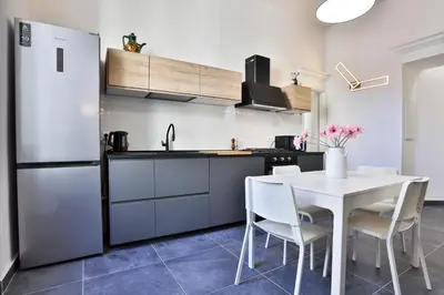 Cucina o angolo cottura di GuestHost - La finestra su Garibaldi