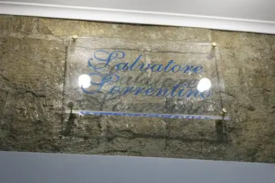 Certificato, attestato, insegna o altro documento esposto da SS.casavacanza