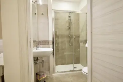 Bagno di Six Rooms