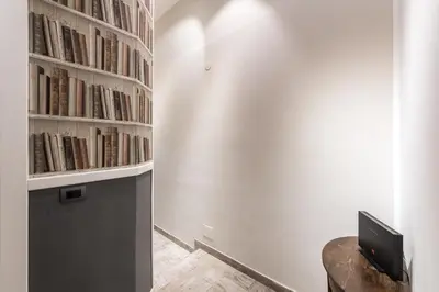 Biblioteca nell'appartamento