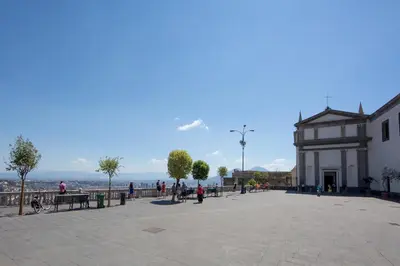 Vista generica sul mare o vista sul mare dall'interno dell'appartamento