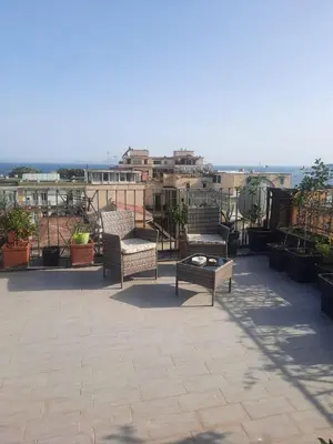 Vista generica sul mare o vista sul mare dall'interno dell'appartamento