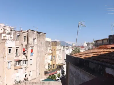 Vista generica su Napoli o vista sulla città dall'interno della casa vacanze
