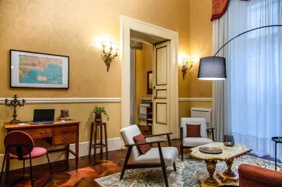 TV o dispositivi per l'intrattenimento presso Royal Caracciolo Historic Palace Apartment - Via dei Tribunali